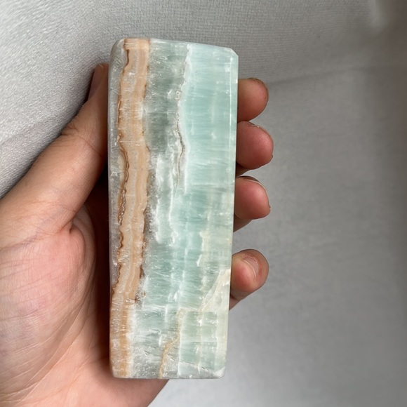 Caribbean Calcite Freeform Crystal #1 - Picture 4 of 7